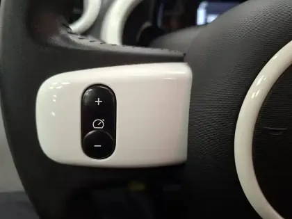 Photo 31 Renault Twingo  III E-Tech