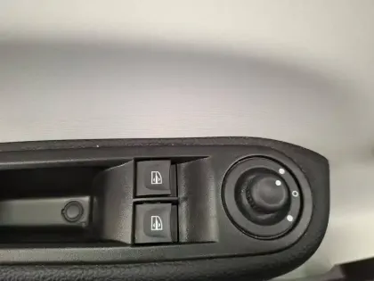 Photo 29 Renault Twingo  III E-Tech