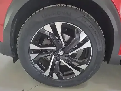 Photo 54 Peugeot 2008  PureTech 130 S&S EAT8