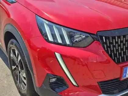 Photo 15 Peugeot 2008  PureTech 130 S&S EAT8