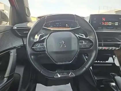 Photo 8 Peugeot 2008  PureTech 130 S&S EAT8