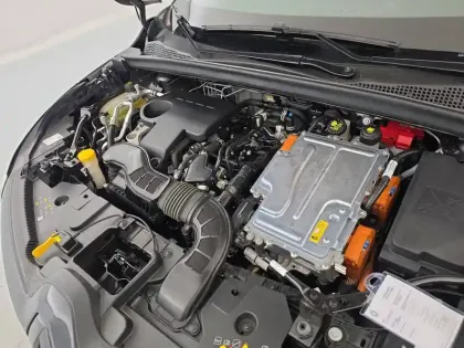 Photo 35 Renault Captur  E-Tech full hybrid 145