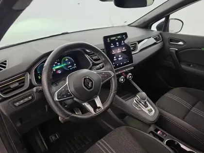 Photo 18 Renault Captur  E-Tech full hybrid 145