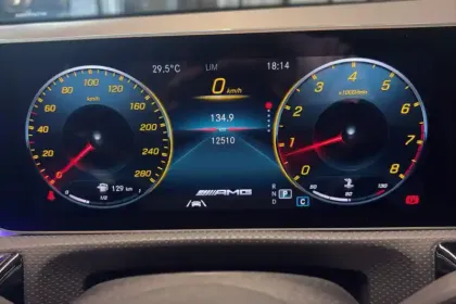 Photo 24 Mercedes Classe A  35 Mercedes-AMG 7G-DCT Speedshift AMG 4Matic
