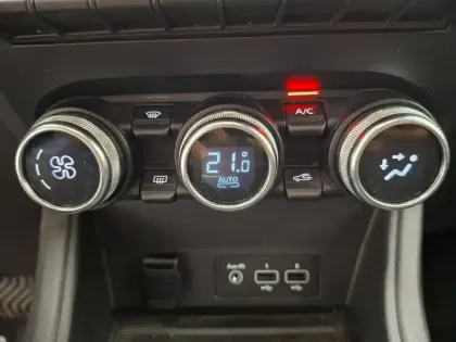 Photo 36 Renault Captur  E-Tech hybride 145