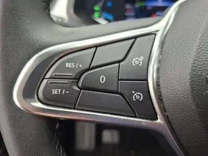 Photo 33 Renault Captur  E-Tech hybride 145