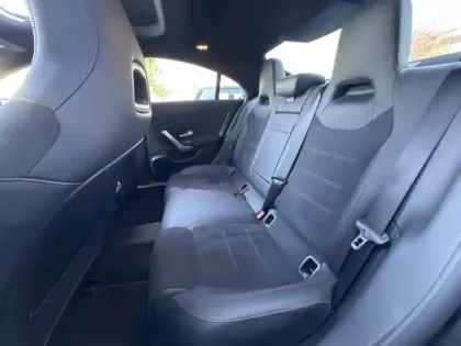 Photo 12 Mercedes CLA  220 d Coupé AMG Line
