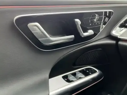 Photo 19 Mercedes Classe E  220 d AMG Line Berlin