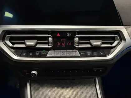 Photo 13 BMW Serie 3 Série 3 Touring 330eA xDrive 292ch M Sport