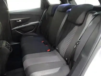 Photo 7 Peugeot 3008  1.5 BlueHDi 130ch S&S Active Pack EAT8