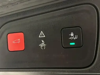 Photo 11 Peugeot 3008  HYBRID4 300ch GT e-EAT8