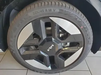 Photo 8 Kia Niro  1.6 GDi 138ch HEV Premium DCT6