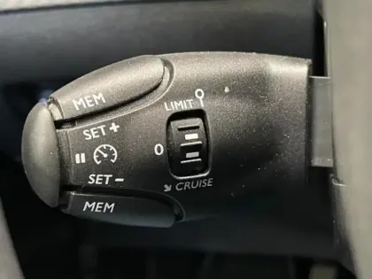 Photo 12 Peugeot 208  1.2 PureTech 75ch S&S Like