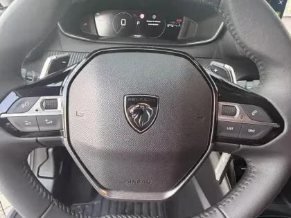 Photo 10 Peugeot 208  1.2 Hybrid 110ch Allure e-DCS6