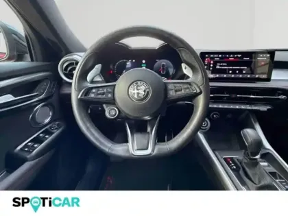 Photo 11 Alfa Romeo Tonale  1.3 PHEV 280ch Tributo Italiano AT6 e-Q4