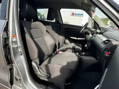 Photo 8 Suzuki Swift  1.2 Dualjet Hybrid 83ch Pack