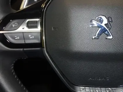 Photo 13 Peugeot 2008  1.2 PureTech 130ch S&S Allure Pack EAT8
