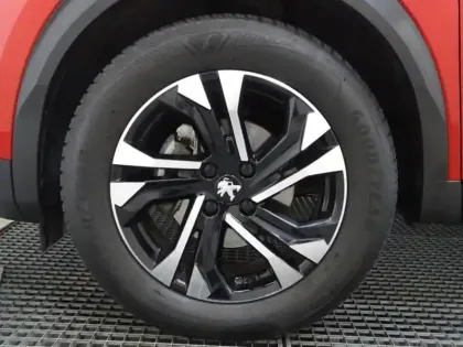 Photo 8 Peugeot 2008  1.2 PureTech 130ch S&S Allure Pack EAT8