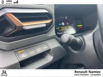 Photo 7 Dacia Duster  1.6 hybrid 140ch Extreme - Pack Techno