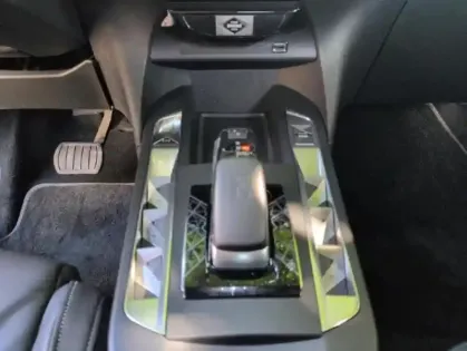 Photo 13 DS DS 3  Crossback E-Tense Louvre