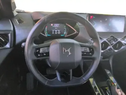 Photo 12 DS DS 3  Crossback E-Tense Louvre