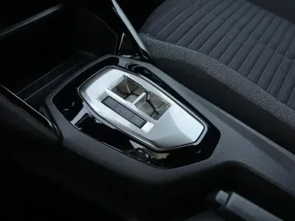 Photo 12 Peugeot 2008  1.2 PureTech 130ch S&S Style EAT8