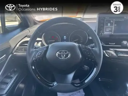 Photo 8 Toyota C-HR  1.8 Hybride 122ch Dynamic Ultimate E-CVT