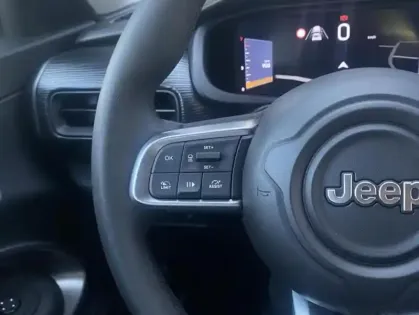 Photo 6 Jeep Avenger 1.2 Turbo T3 100 ch Altitude +