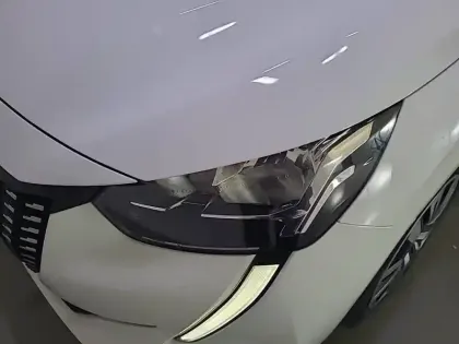 Photo 18 Peugeot 208  PureTech 75 S&S BVM5