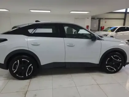 Photo 6 Peugeot 3008  Electrique 210 ch 73 kWh