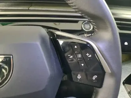 Photo 17 Peugeot 3008  Electrique 210 ch 73 kWh
