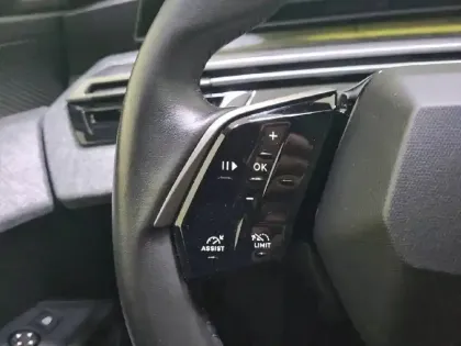 Photo 48 Peugeot 3008  Electrique 210 ch 73 kWh