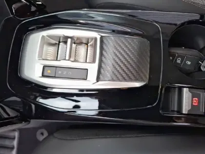 Photo 13 Peugeot 208  Hybrid 110 ch e-DCS6
