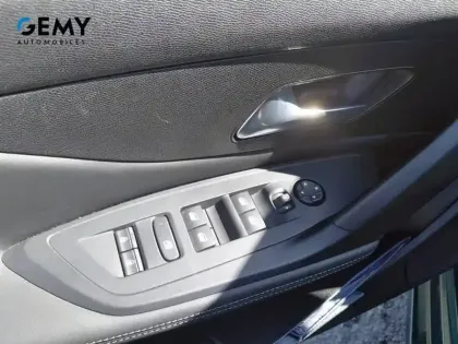 Photo 11 Peugeot 308  SW PureTech 130ch S&S BVM6