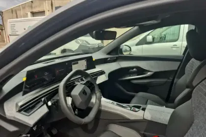 Photo 9 Peugeot 3008  Hybrid 145 e-DCS6