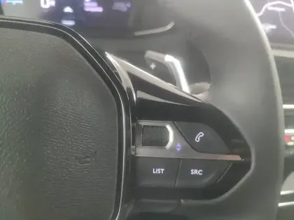 Photo 17 Peugeot 2008  Hybrid 145 e-DCS6