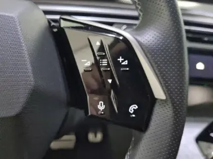 Photo 26 Peugeot 3008  Electrique 210 ch 73 kWh