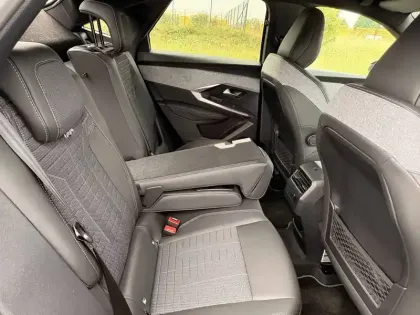 Photo 12 Peugeot 3008  Hybrid 145 e-DCS6