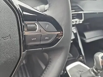 Photo 24 Peugeot 2008  Turbo 100 ch BVM6