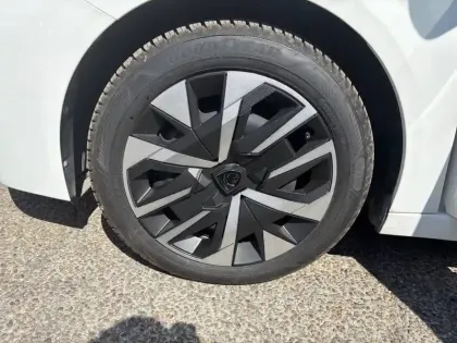 Photo 20 Peugeot 208  PureTech 100 S&S BVM6