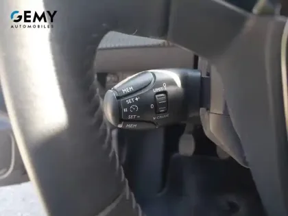 Photo 15 Peugeot 208  PureTech 75 S&S BVM5