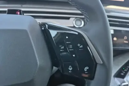 Photo 43 Peugeot 3008  Hybrid 145 e-DCS6