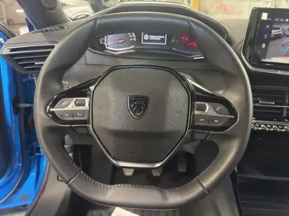 Photo 29 Peugeot 2008  PureTech 100 S&S BVM6