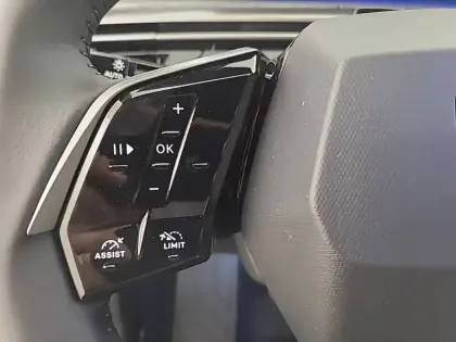 Photo 28 Peugeot 5008  Hybrid 145 ch e-DCS6