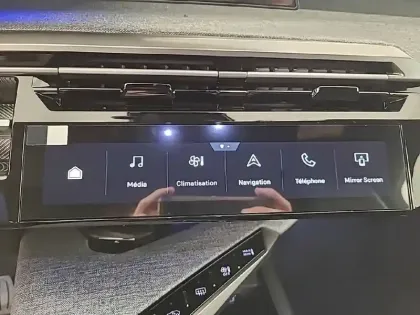 Photo 21 Peugeot 5008  Hybrid 145 ch e-DCS6