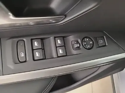 Photo 23 Peugeot 3008  Hybrid 145 e-DCS6