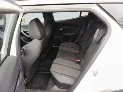 Photo 11 Peugeot 2008  BlueHDi 110 S&S BVM6