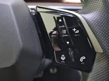 Photo 27 Peugeot 3008  Electrique 210 ch 73 kWh