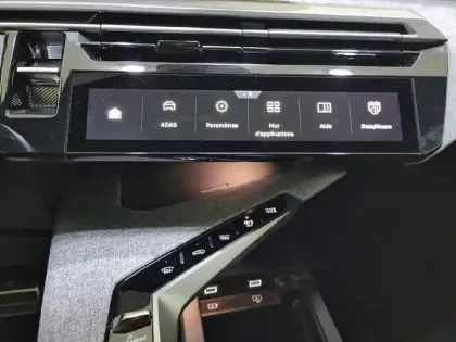 Photo 24 Peugeot 3008  Electrique 210 ch 73 kWh