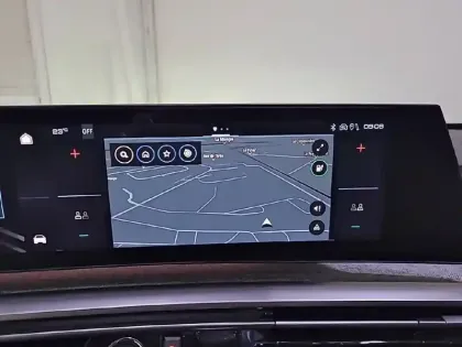Photo 18 Peugeot 3008  Electrique 210 ch 73 kWh